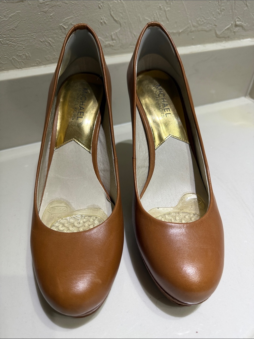 MICHAEL Michael Kors Cognac Leather Round-Toe Pumps